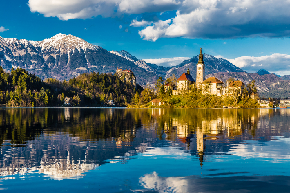 stunning lake and mountains in slovenia