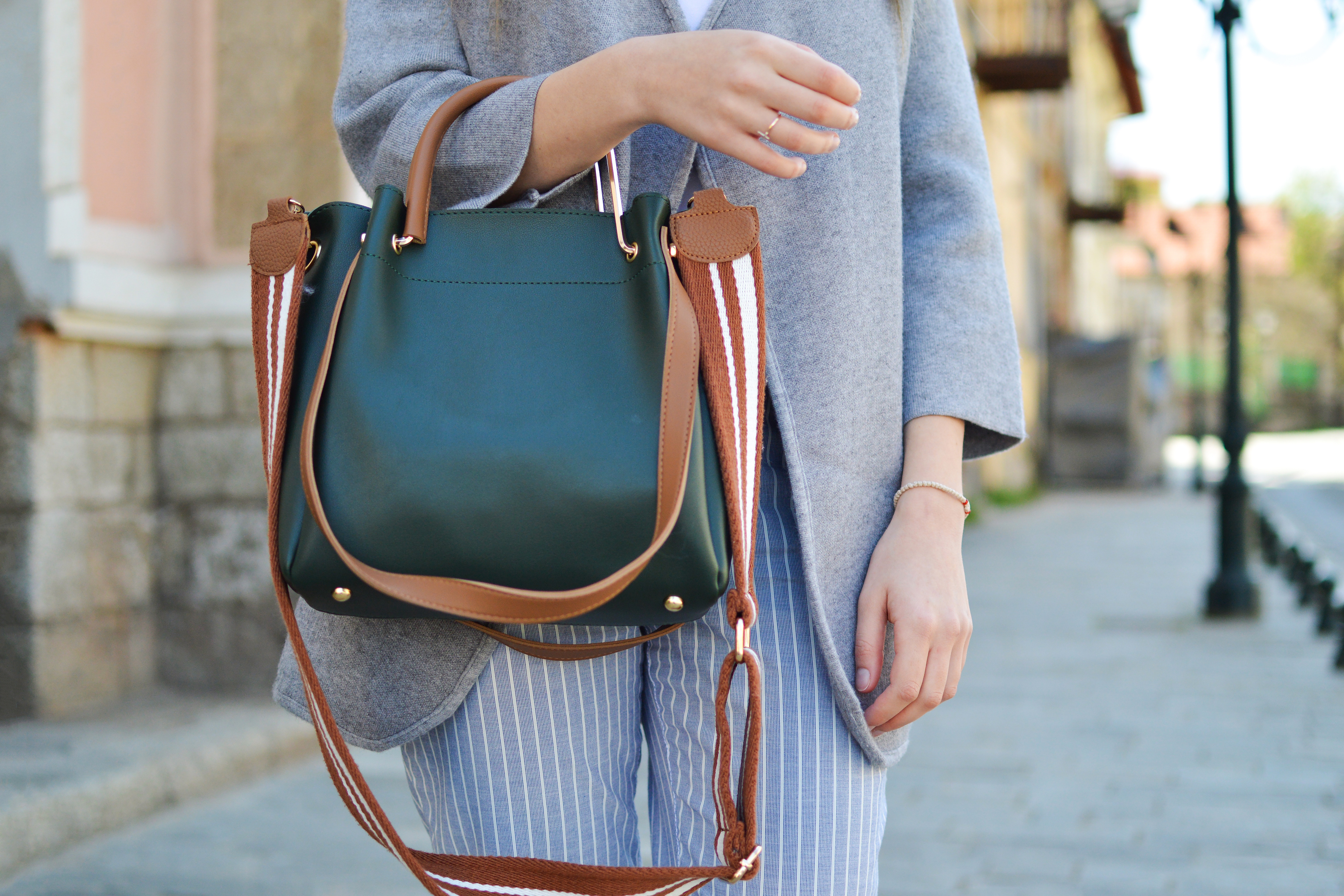 tamara-bellis-640964-unsplash European Vacation Safety: Watch your bag