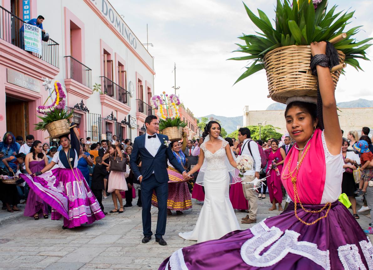 People dancing
