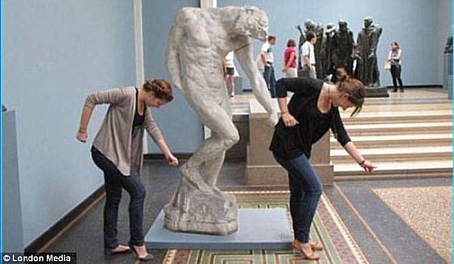 hilarious photos - all the single ladies