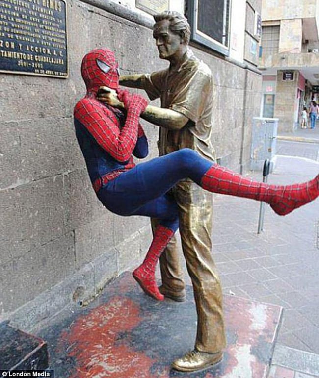 hilarious photos - spider-man