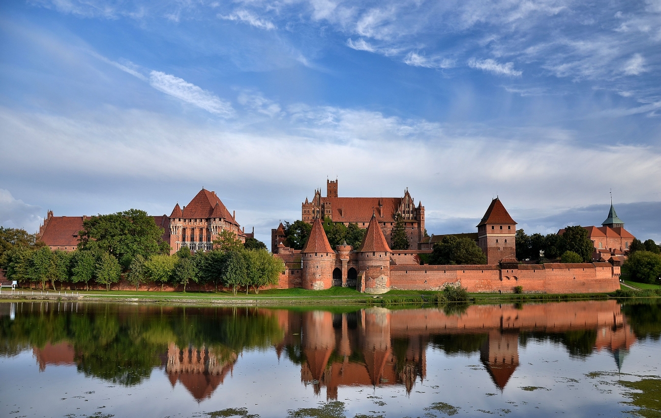 most impressive castles malbork castle 