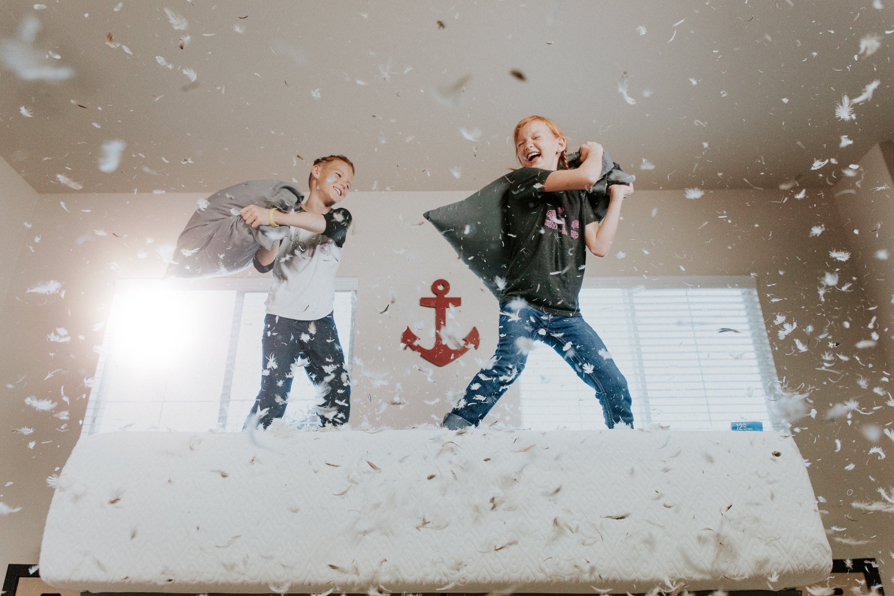 tips for traveling with kids hotel pillow fight