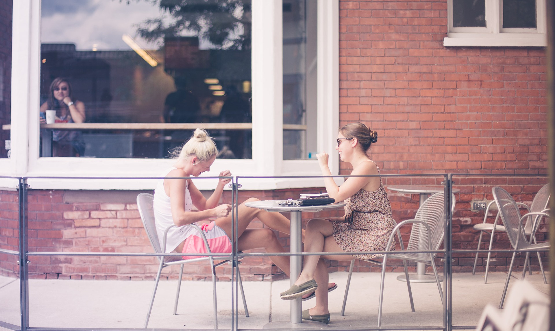 how to beat jet lag chill coffee