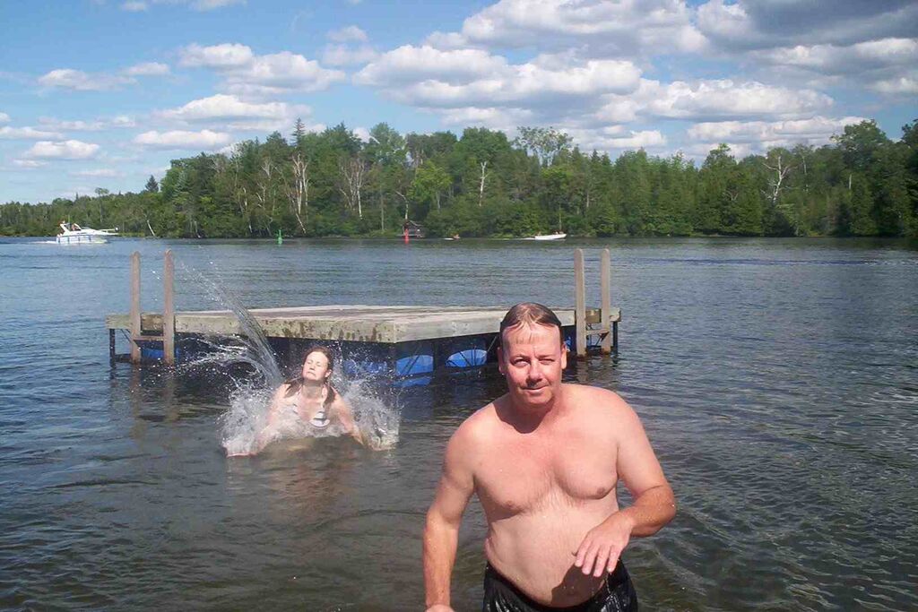 jumping in lake funny vacation photos