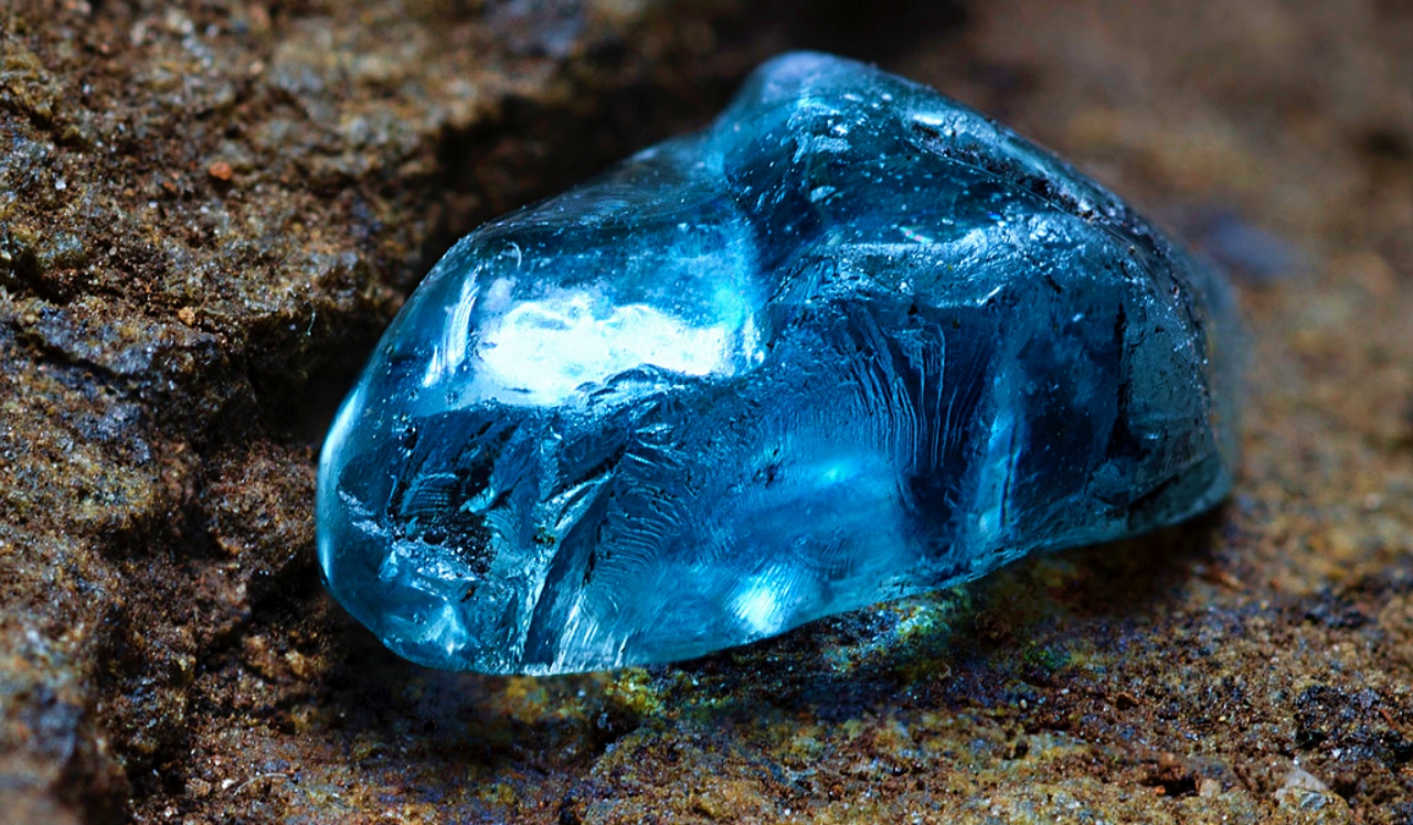 zircon crystal old things on Earth zircon crystal