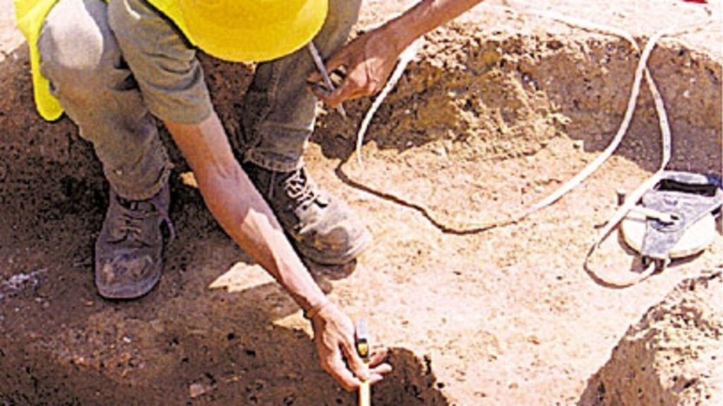 13 finding a chain with a metal detector