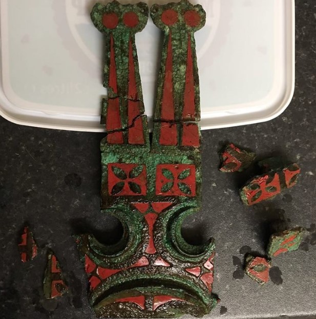22 chain from a chariot burial