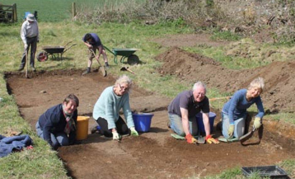 26 archaeological dig investigates old chain