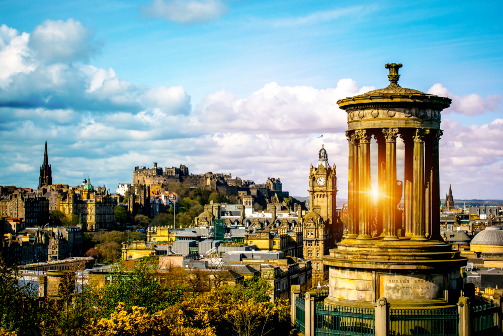 edinburgh-castle-on-background