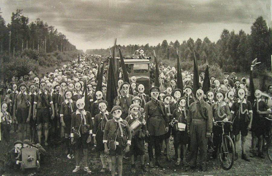 miyake-jima-gas-mask-japan