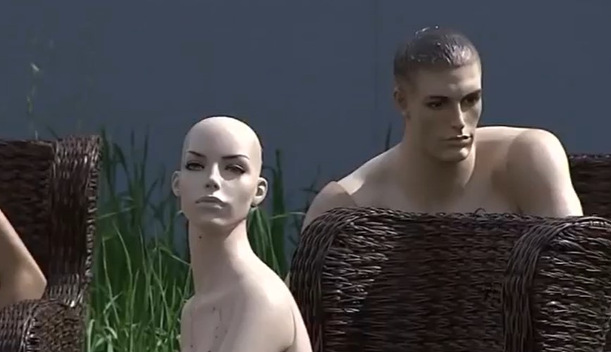 Mannequins Stolen From Man's Front Yard Amid Dispute With City's Zoning