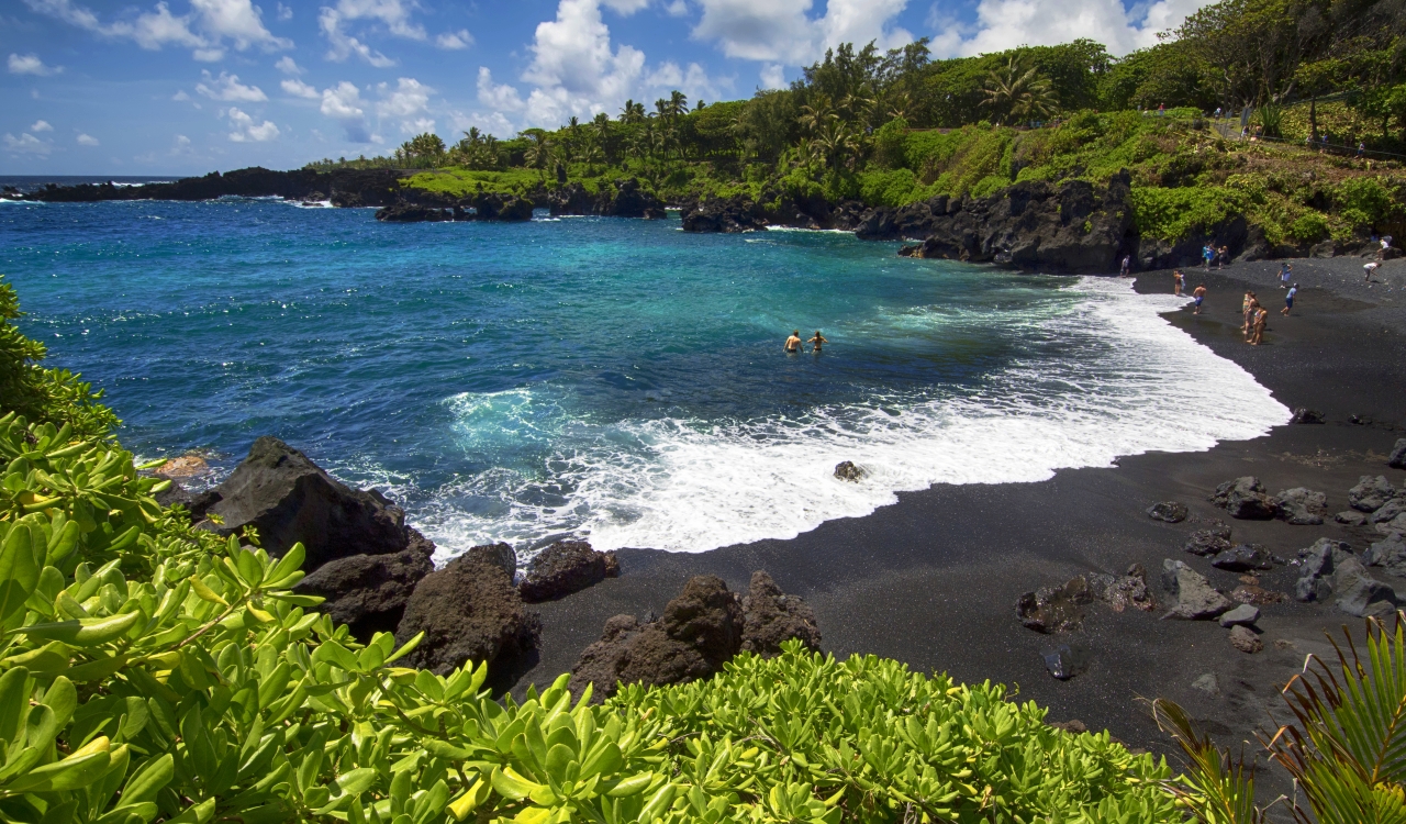 Waianapanapa State Park