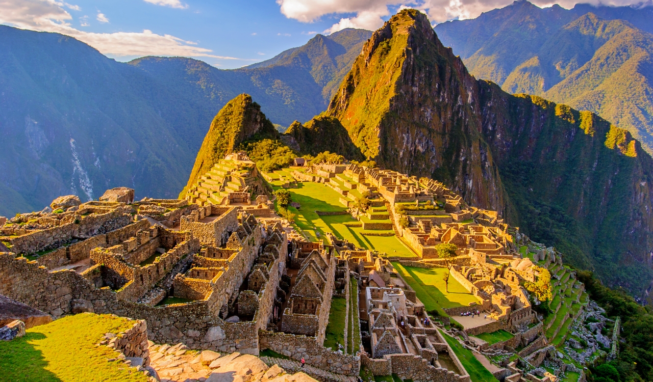 Hundreds Of Tourists Stranded In Machu Picchu Due To Major Protests In Peru