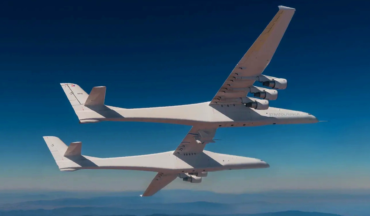 Stratolaunch Roc In Flight