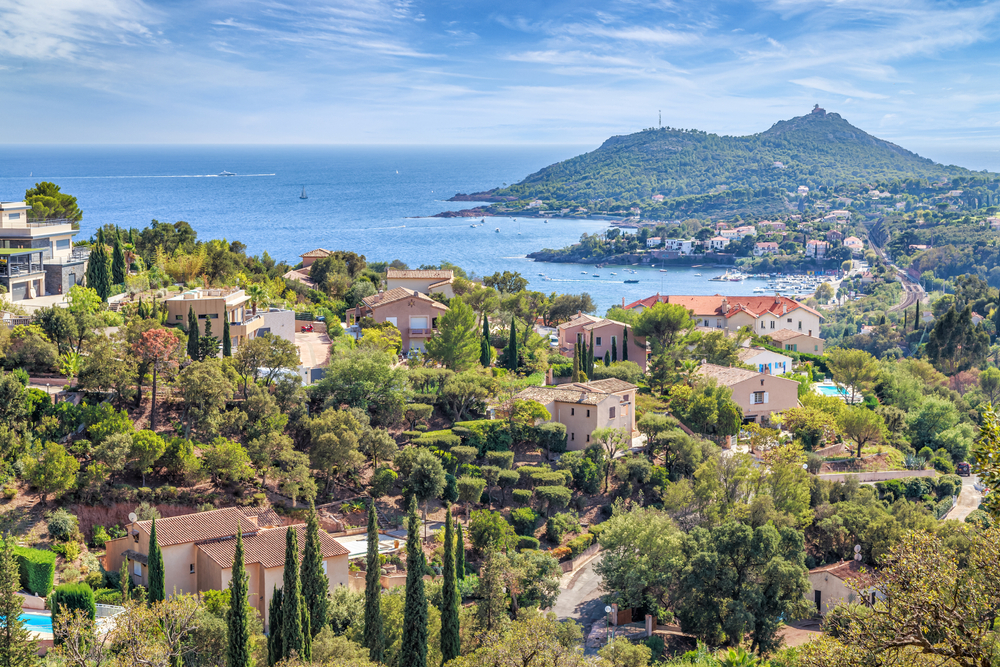 Picturesque,View,Of,Esterel,Mountains,Massif,De,L'esterel,,A,Town